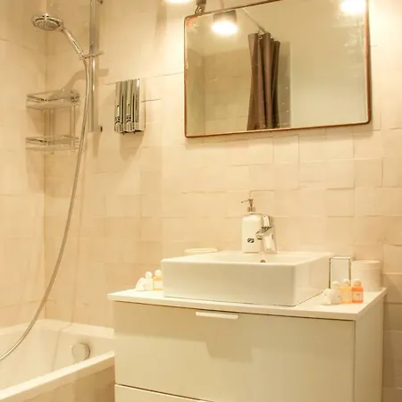 Amazing Peaceful Flat Montparnasse شقة باريس